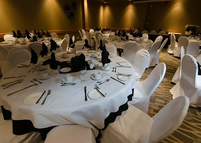 CANAD INNS DESTINATION CENTRE WINDSOR PARK, WINNIPEG
